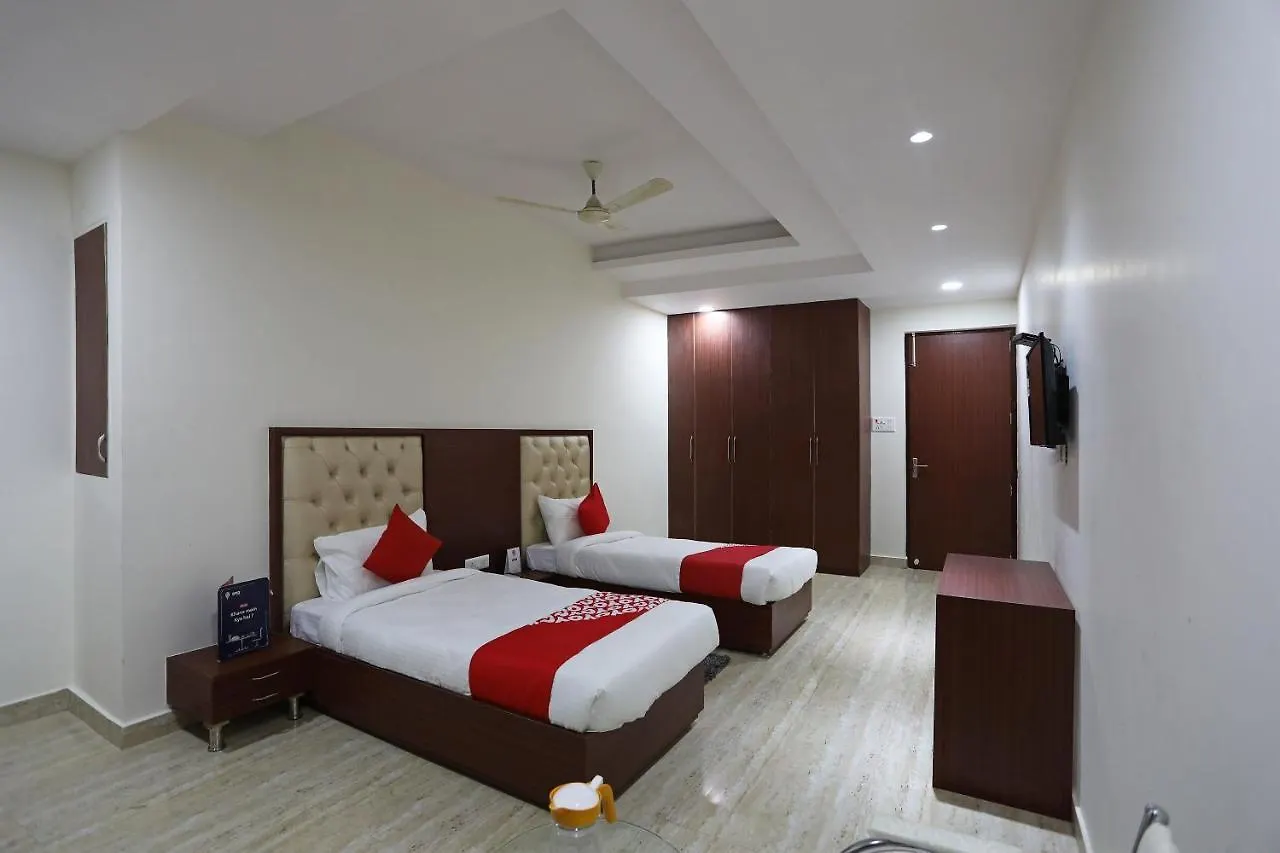 *** Hotel Oyo 19122 Mastana Palace Varanasi India