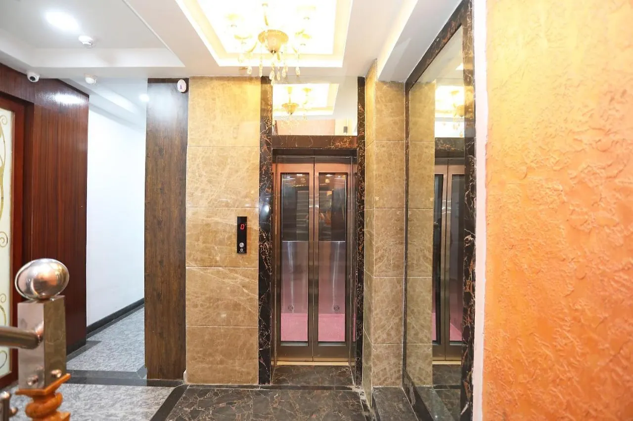 Hotel Oyo 19122 Mastana Palace Varanasi