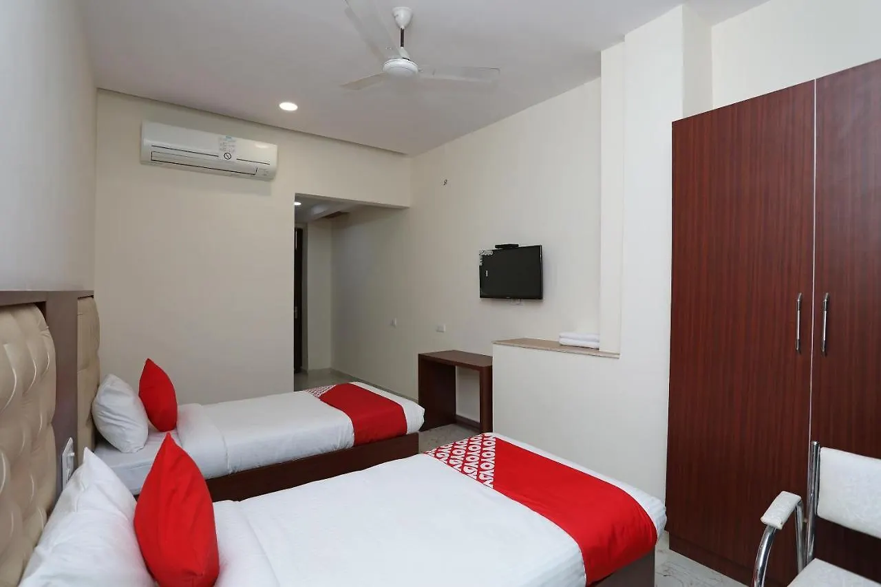 Oyo 19122 Mastana Palace Varanasi Hotel
