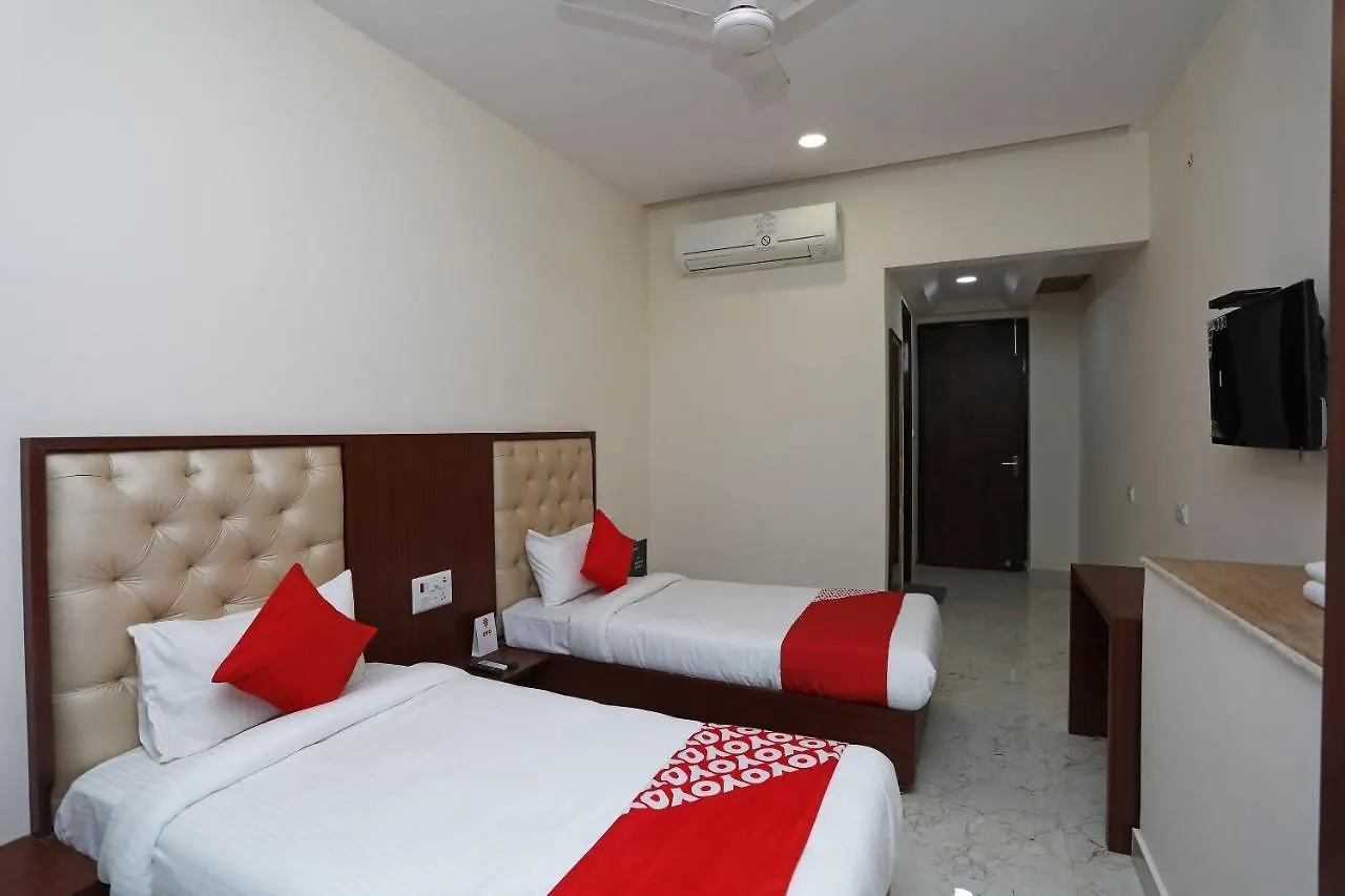 Oyo 19122 Mastana Palace Varanasi Hotel